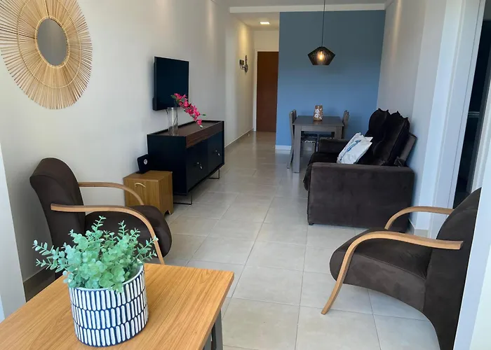 OPORTUNIDADE! Praia da Bacutia Peracanga, PISCINA, CHURRASQUEIRA, Ar condicionado e roupas de cama, 80m da melhor praia de Guarapari