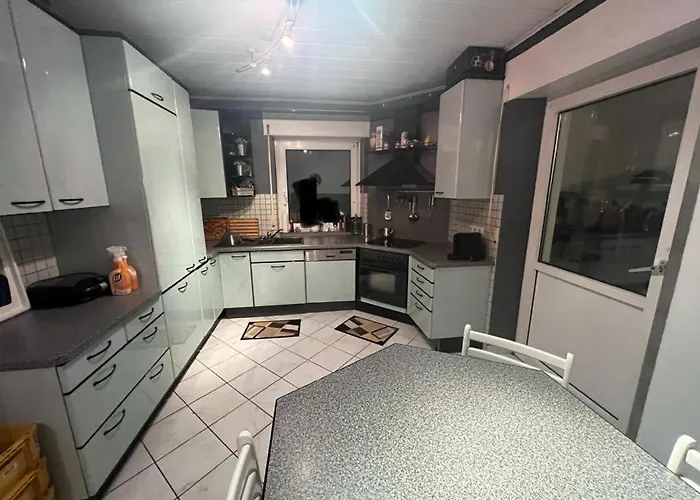 Benk 24H Apartment Nr 1 Perfekt für bis zu 6 Personen