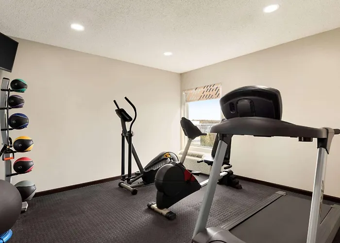Days Inn By Wyndham Hillsboro