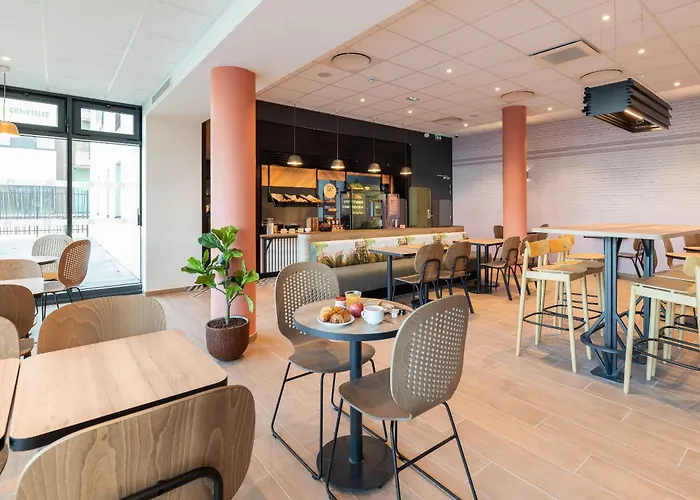 B&B HOTEL Massieux Genay
