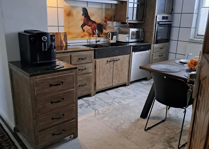 Rim Ferienwohnung 4 räume 3 Schlafzimmer 1 Wohnzimmer in Lauchhammer 1 OG 100 qm