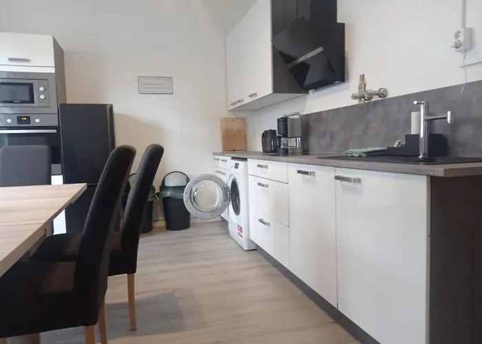 Work&Stay 6 Zimmer 150qm 12 Betten 3 Badezimmer