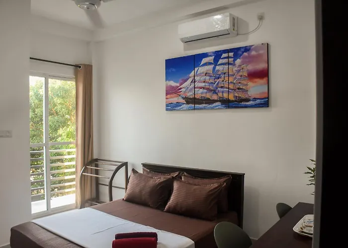 Solid Hotel Boralasgamuwa