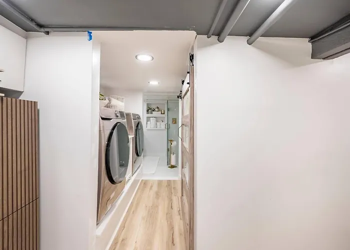 Romantic Hideout 1Bedroom Lower Level
