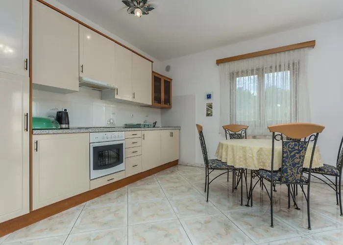 2 Bedroom Beach Front Apartment In Zambratija