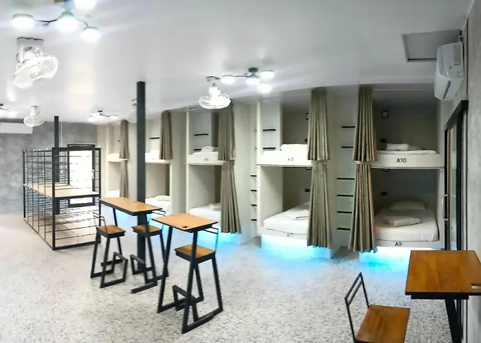 White Jail At Koh Tao Hostel