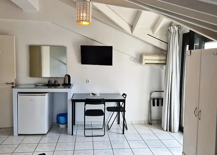 Natalie'S Hotel
