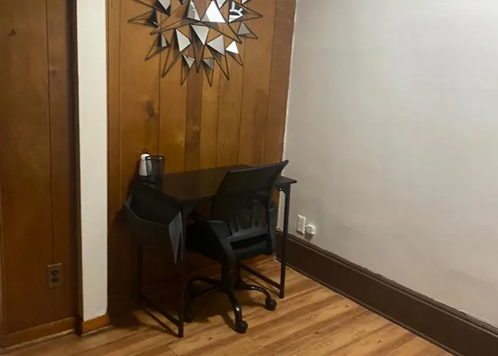 Casa Localizada Muy Cerca Del Estadio, 8 Minutos Del Centro Y Muchos Lugares Mas, No Se Permiten Fiestas , O Fumar