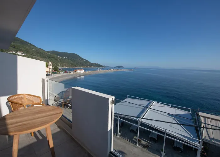 Flisvos Beachfront Apartments