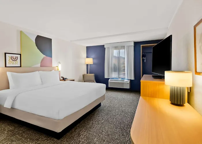 Spark By Hilton Daleville Roanoke North