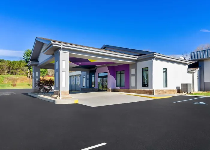 Spark By Hilton Daleville Roanoke North