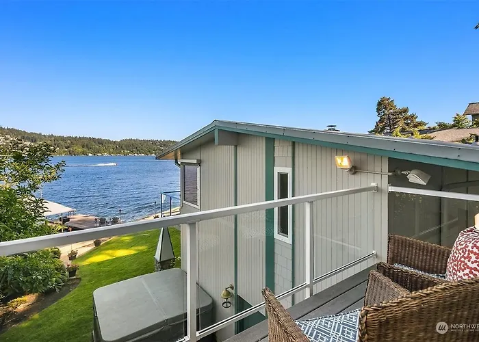 Lakefront- Private Studio On Lake Sammamish