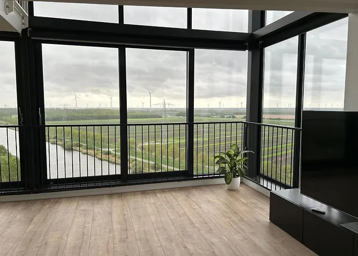 Luxe Penthouse Met Panorama Uitzicht Op Natuur