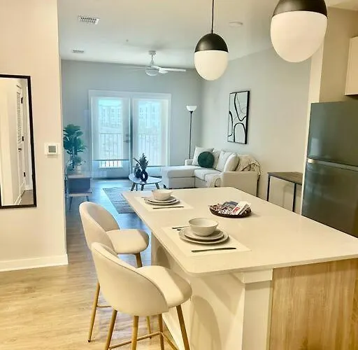 Cozy Modern 1 Bedroom Apartment