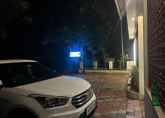 Athirappilly Inn Rooms & Suites