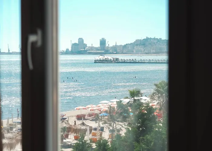 Marina Rooms