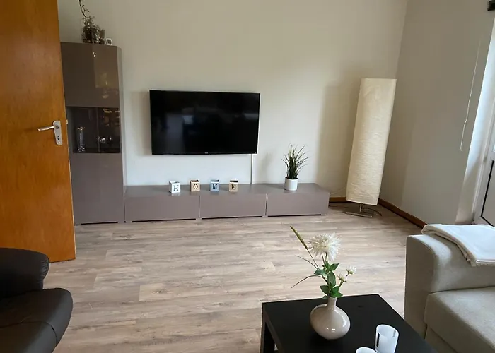 FEDDERSEN LIVING Große Ferienwohnung - Garten - Terrasse - Smart TV - Netflix