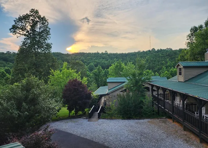 Lodge At Tellico