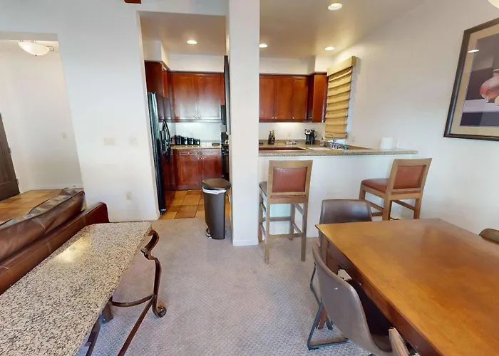 Lv214 Convenient Downstairs 2 Bed Legacy Villa