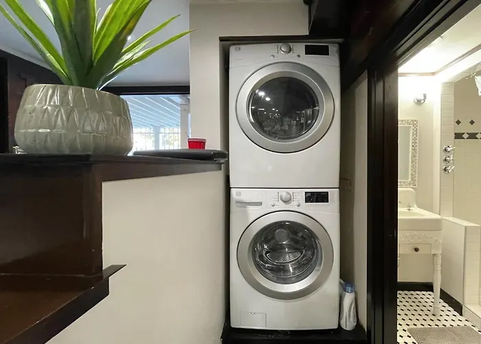 Artist'S Apartment In The Heart Of The City