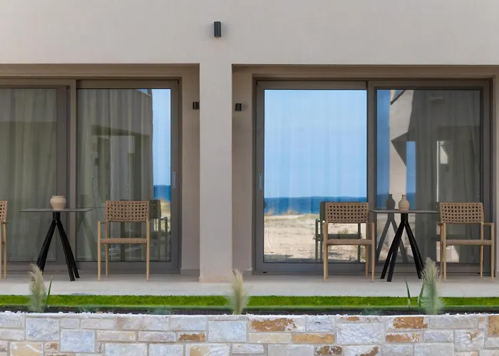 Amo Golden Suites