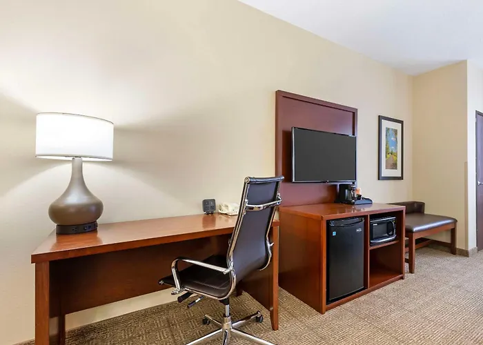 Comfort Suites Cedar Falls Industrial Park