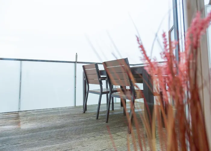 MiCasa OL - Modernes Penthouse - Stellplatz - Küche - WLAN - Dachterrasse