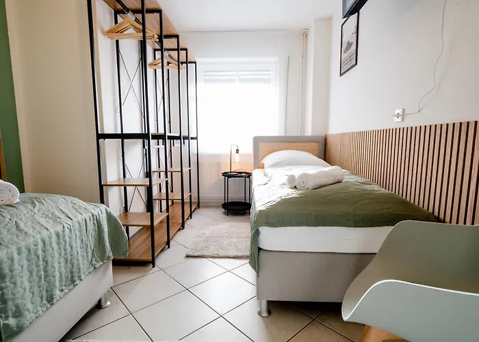 janu-homes - 2 Zimmer Apartment - 5 Betten, Schlossblick vom Römer