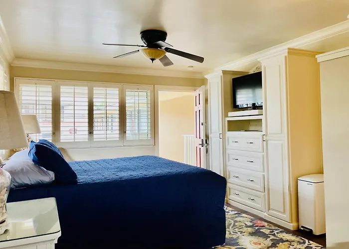 Beachcomber Inn