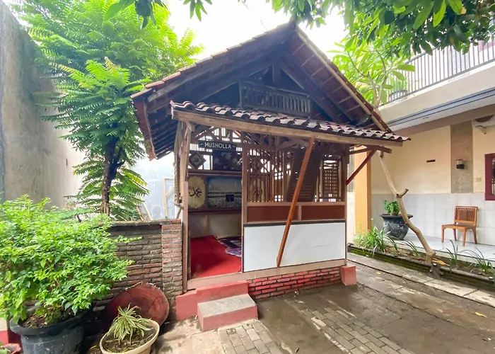 Urbanview Surya Guest House Probolinggo