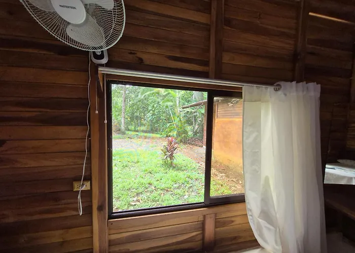 Rio Celeste Ecolodge