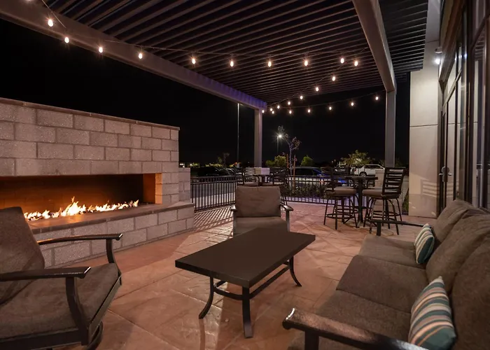 Holiday Inn Express & Suites - Gilbert - Mesa Gateway Airport