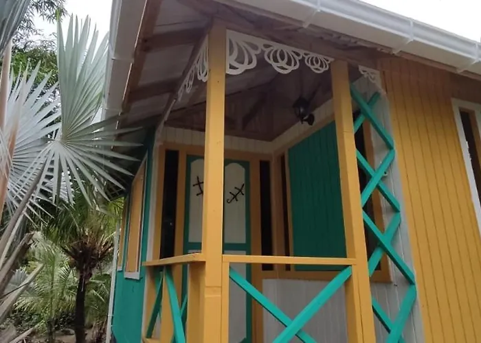 Hotel Yellow Home Providencia Isla