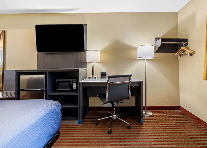 Super 8 By Wyndham Amsterdam