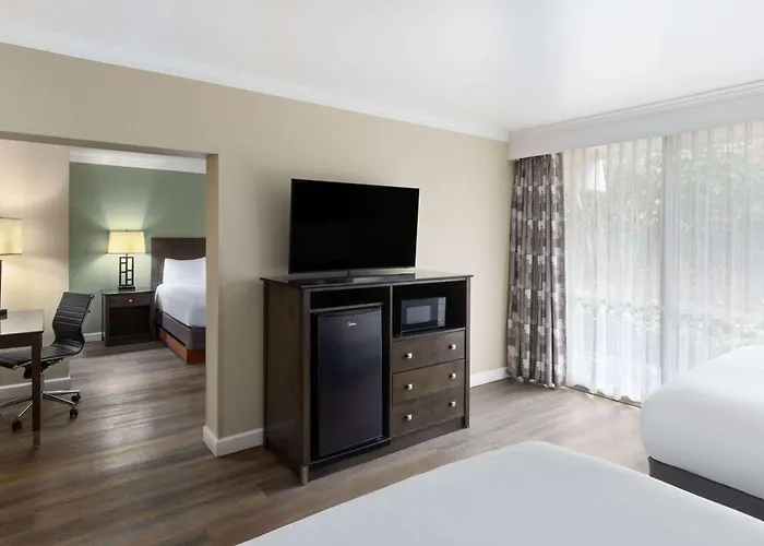 Travelodge By Wyndham Monterey Bay