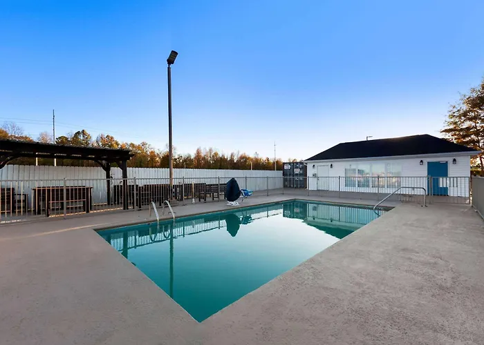 Howard Johnson By Wyndham Jackson