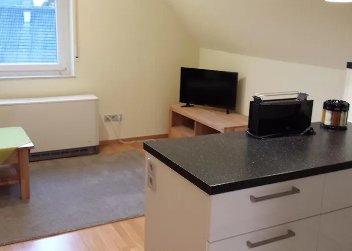 Pension Wauri , Ferienwohnung ' SCHWÄBISCHE ALB ' , Mansarden - Wohnung