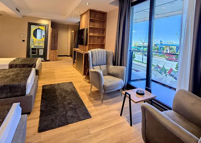 Ayatoure Hotel