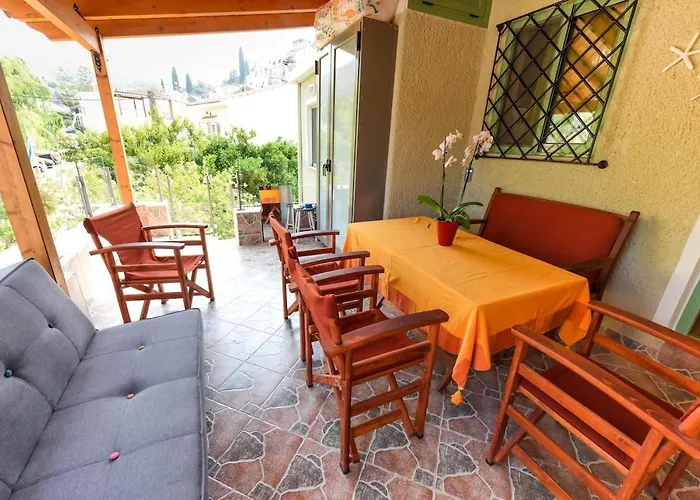 Cosy Apartment In Samos Town