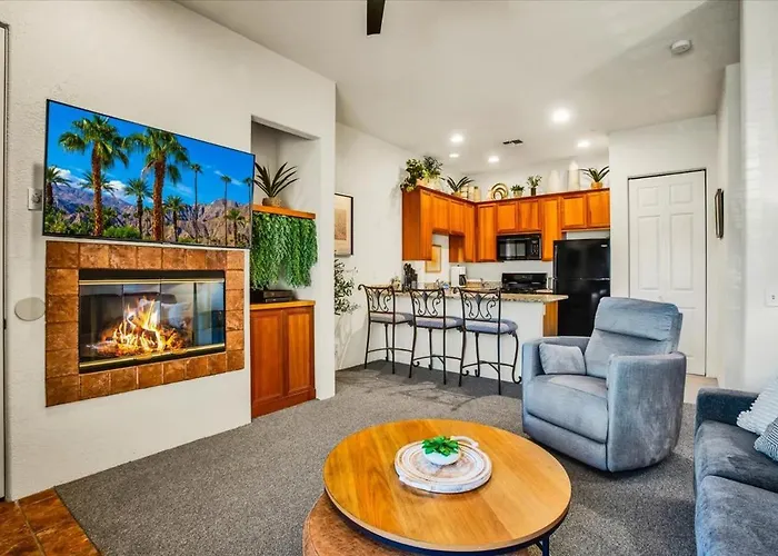 Refreshed 1Br Villa- Steps To Old Town La Quinta