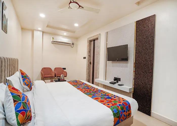 Fabhotel Shrinath Casa Inn