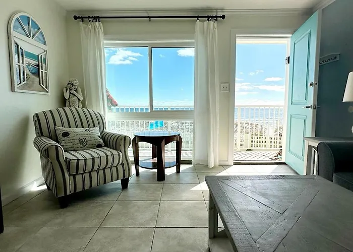 Aqua Villa Condo 204 Beachfront