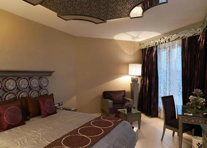 Hotel Grand Regus