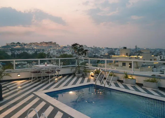 Hotel Naren Villa