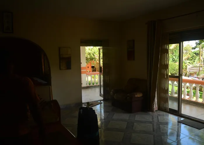 Lakeshore Bed And Breakfast