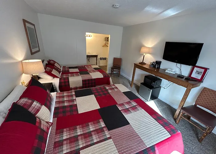 Trails Inn Quadna Mountain Motel & Rv Park
