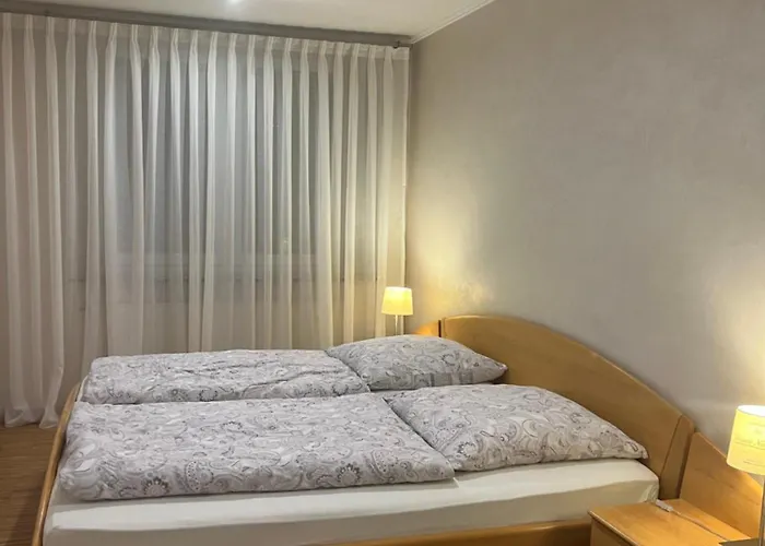 City Home- Business Apartment, Private Parking Free
