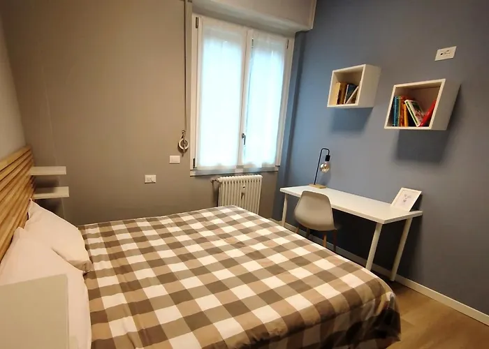 La Casa Di Anna, Appartamento Trilocale Con Balcone E Garage