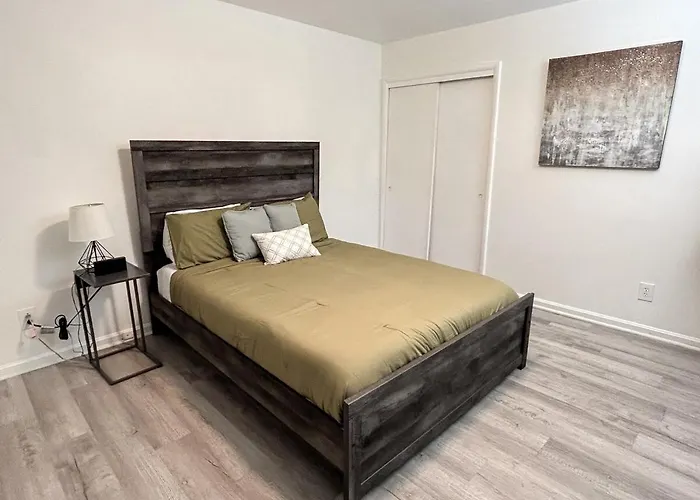Studio A- Travel, Work And Play Only Minutes Away