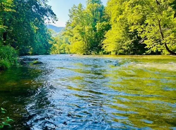 The Hala Lodge And Campground -Riverfront Class 5 -2Bed 2Bath On Nantahala River